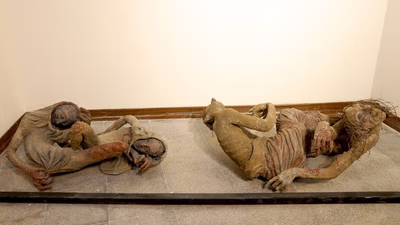 Sculptural art as crafts in the Middle East