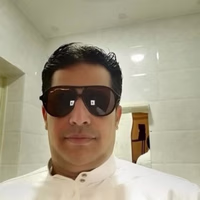 ابو مروان تاجر احجار ومنحوتات