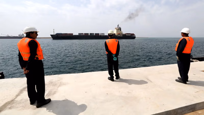Customs rules and export currency to Oman