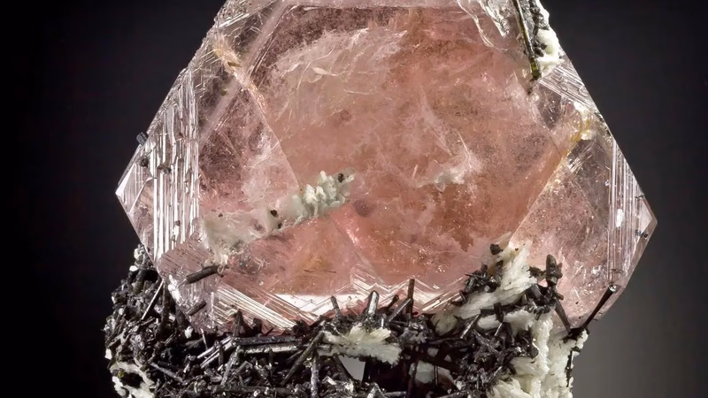West Asian (Middle eastern) natural morganite