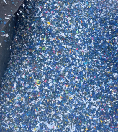 I am the best supplier of plastic raw materials and fruits