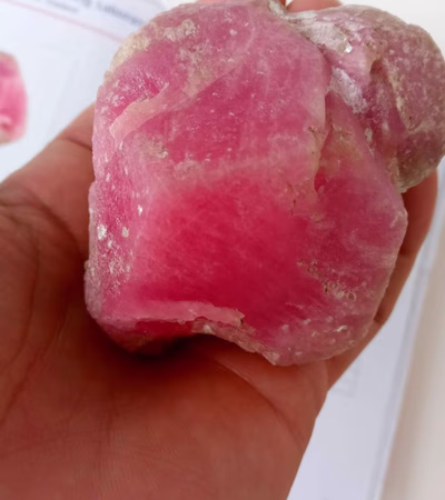 Red Ruby Stone 528 grams 2642 carats