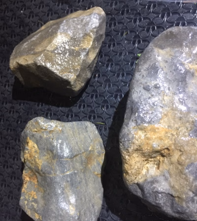 Meteorite seller