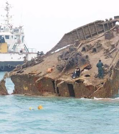 Shipwreck waste and  metal waste