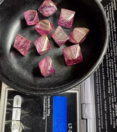 Pink diamonds for sale available ten pieces each piece more than 25 carats price 200 dollars per carat