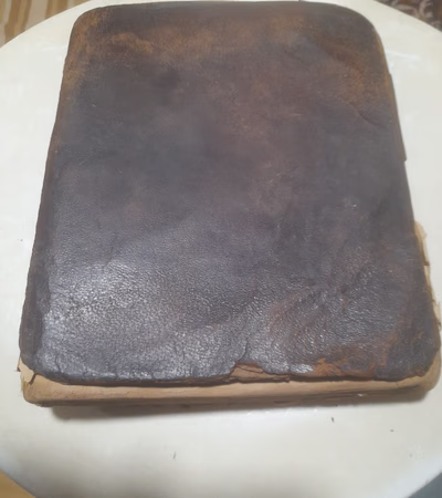 قرآن قديم مكتوب بخط اليد