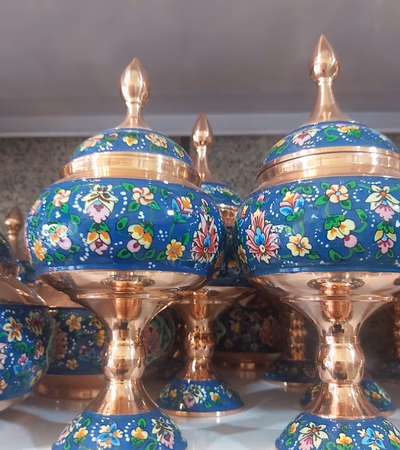 د زینتي صنایع دستی او مسي پخلنځي سامان