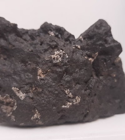 Meteorite نیزکه راس قطه فی ایران